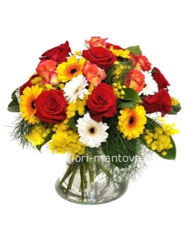 Bouquet di fiori assortiti con mimosa